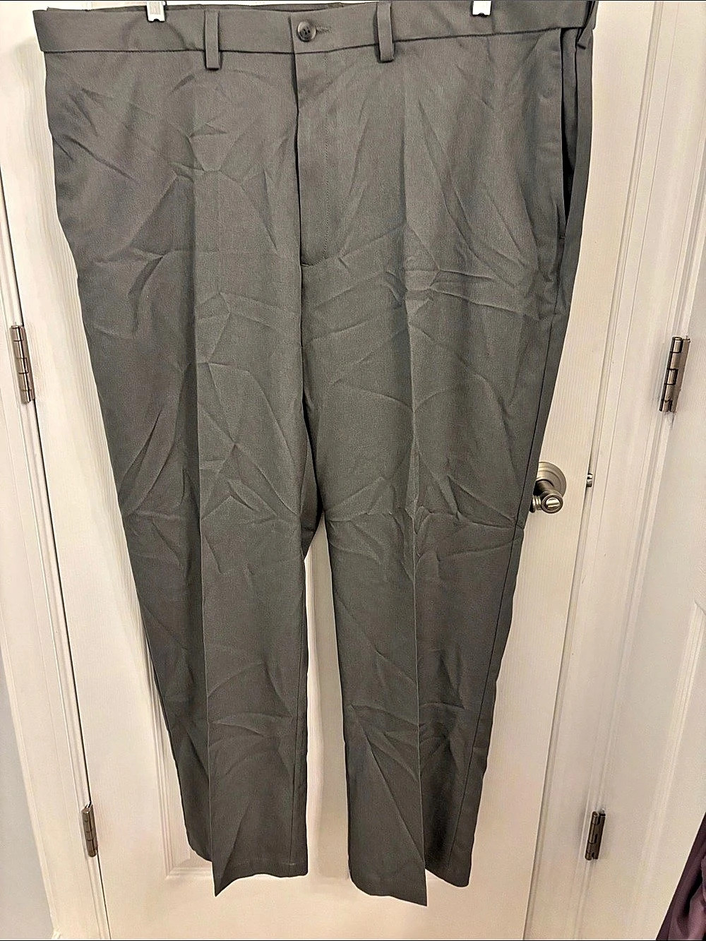 Haggar Cool 18 Pro Classic Fit Dress Pants Gray Waist 44 x 32 Like New